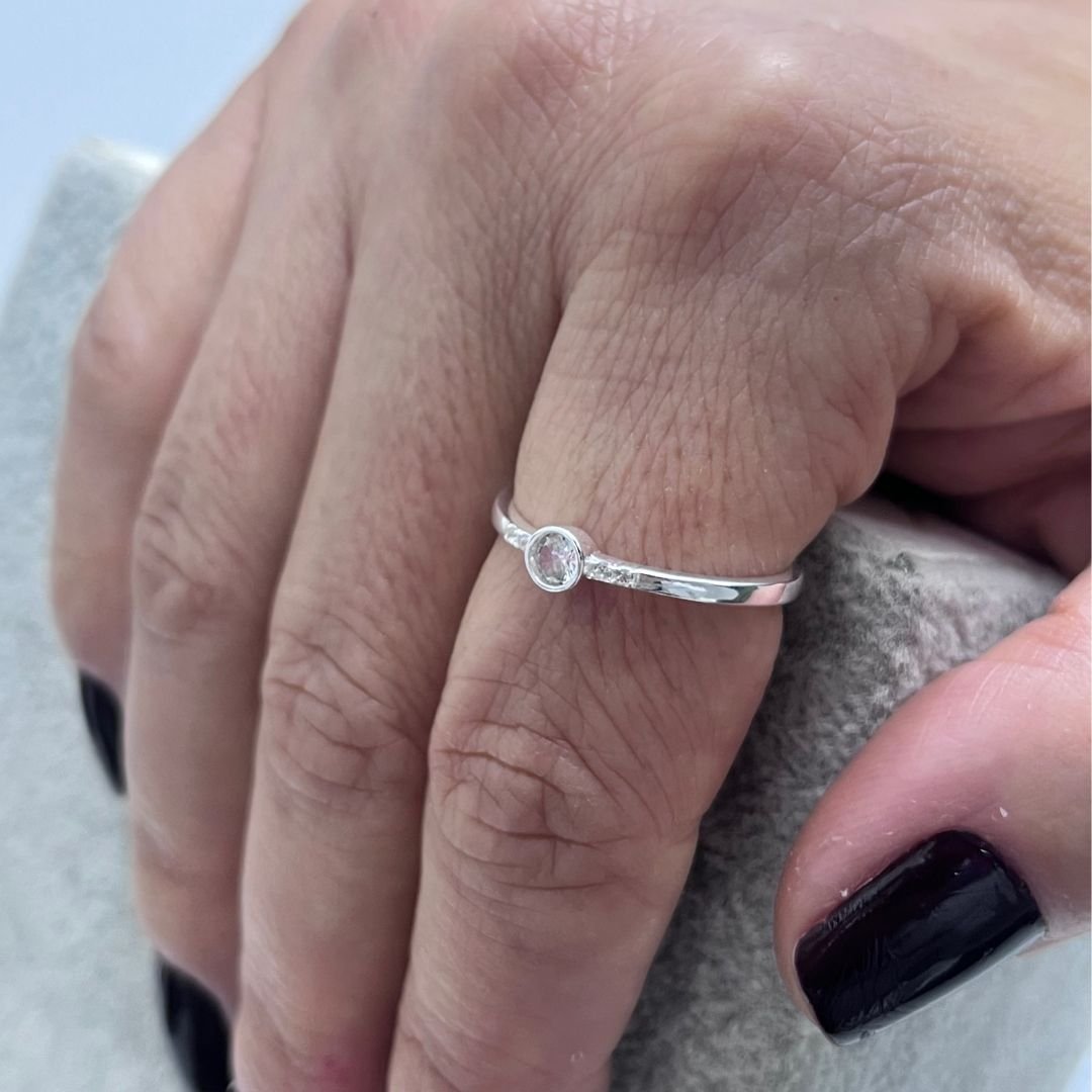 Anel Solitário Zircônia Embutida 3mm Micro Zircônia Lateral Prata 925 - Revenda Lucrativa