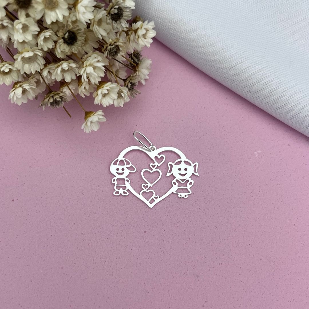 Pingente Crianças Coração 20mm Prata 925 - Revenda Lucrativa Maternidade/Família